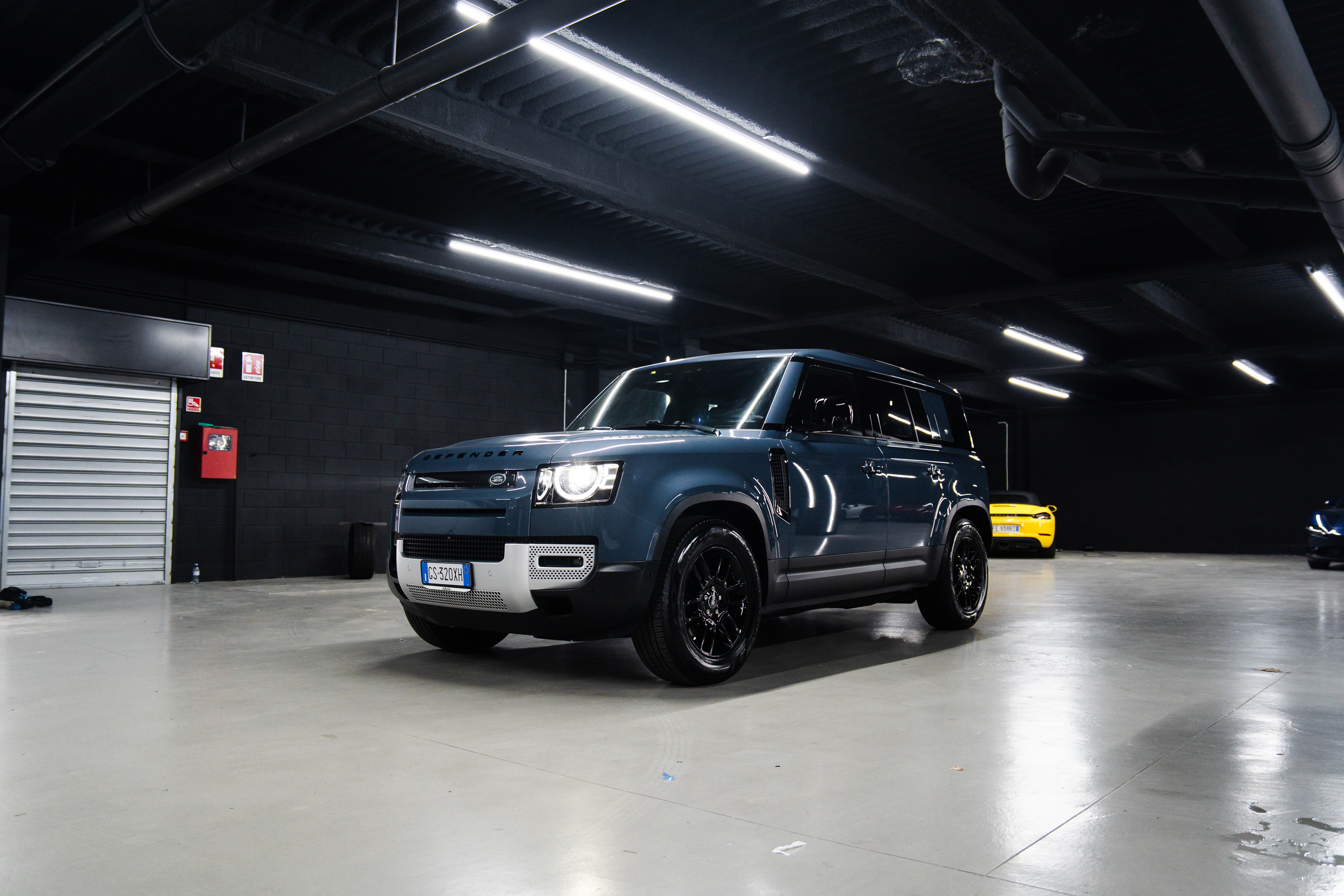 Land Rover Defender 7 seater – 5