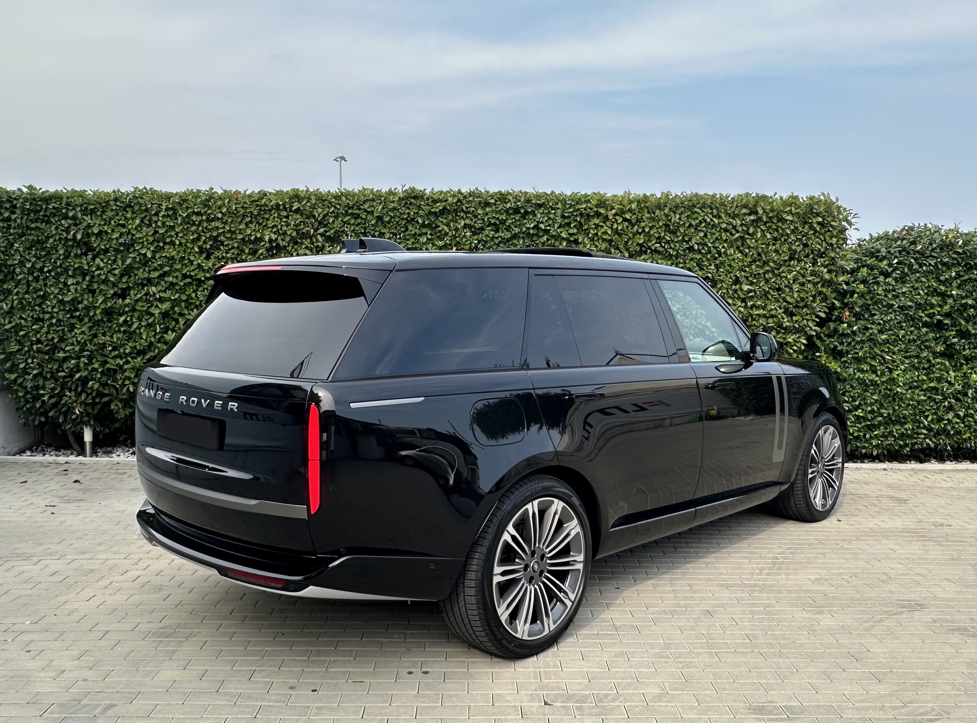 Range Rover Vogue LWB – 3