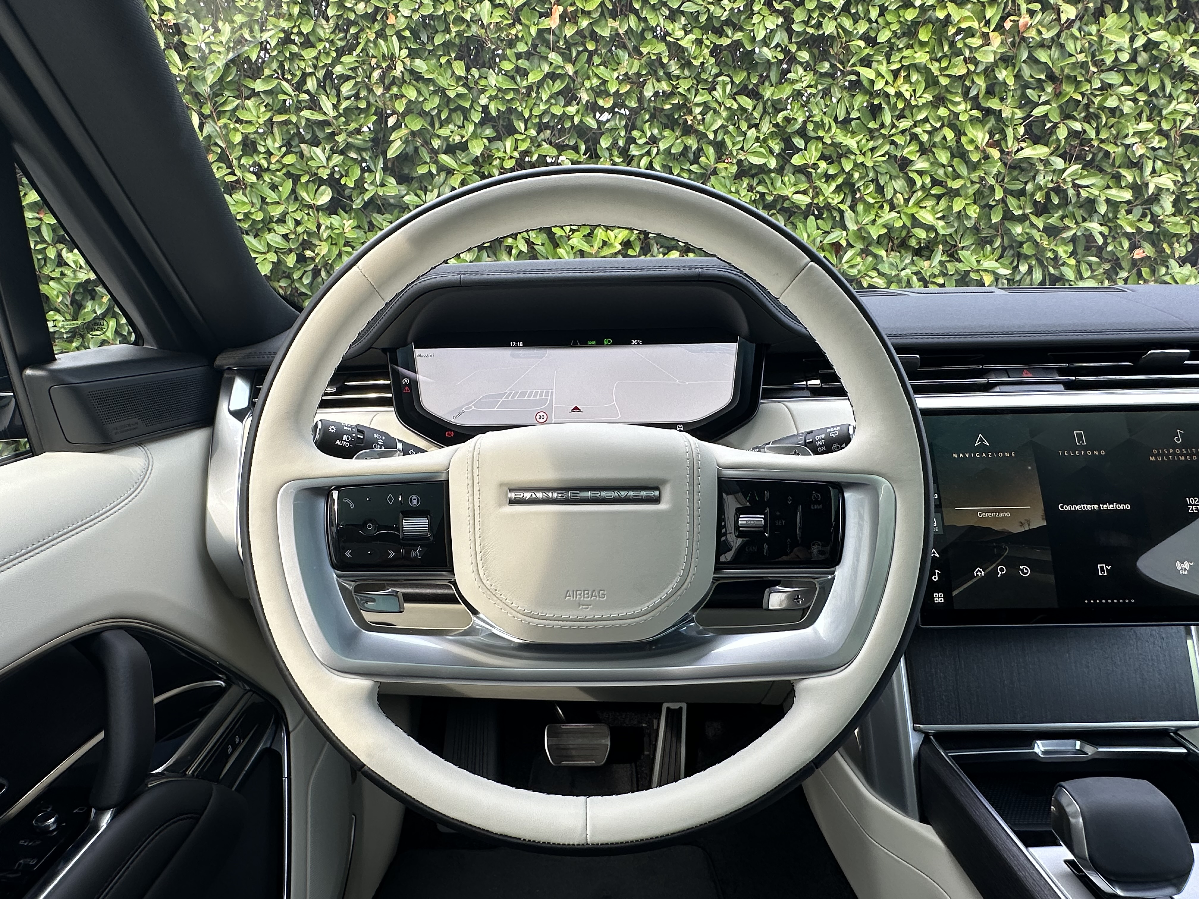 Range Rover Vogue LWB – 7
